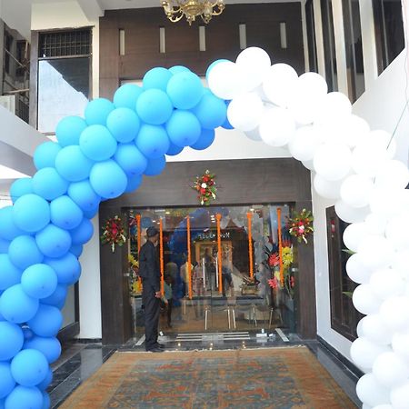 Hotel Park Plaza Varanasi Dış mekan fotoğraf